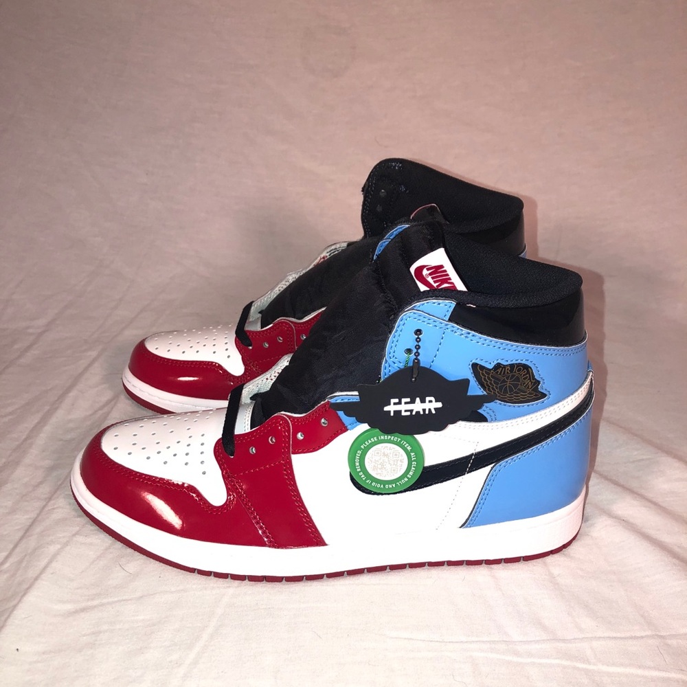 Jordan 1 Retro High Fearless UNC Chicago - Picture 5 of 8